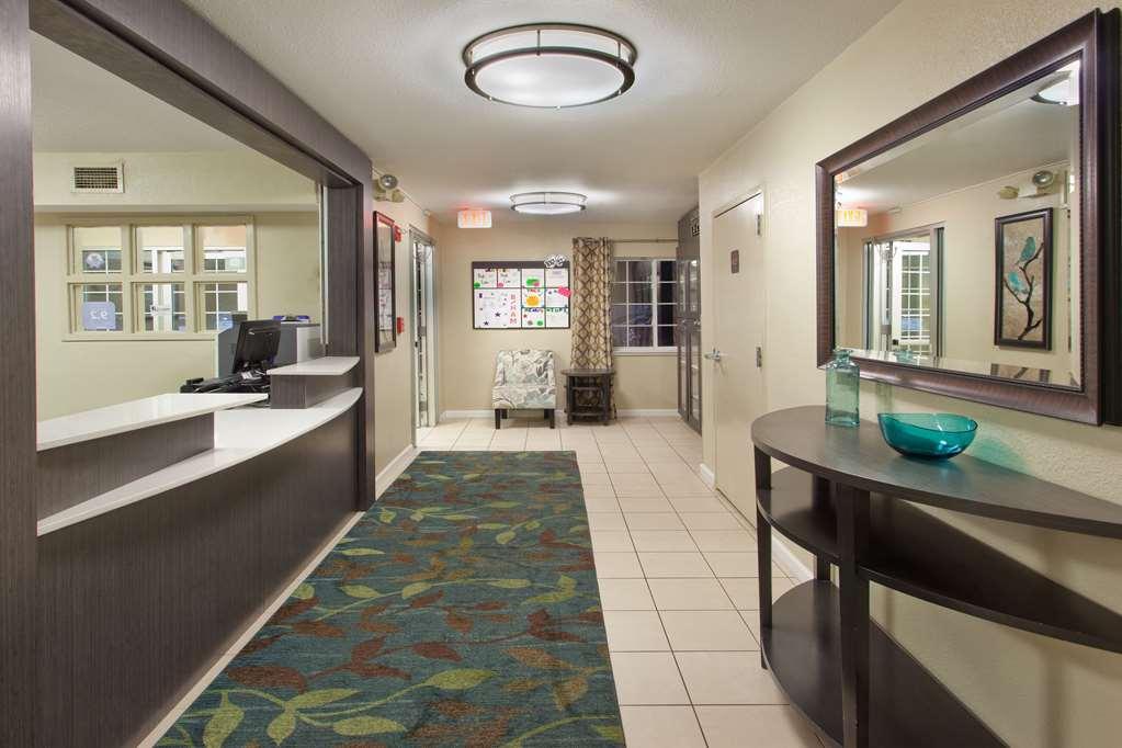Sonesta Simply Suites Oklahoma City Airport Beltér fotó